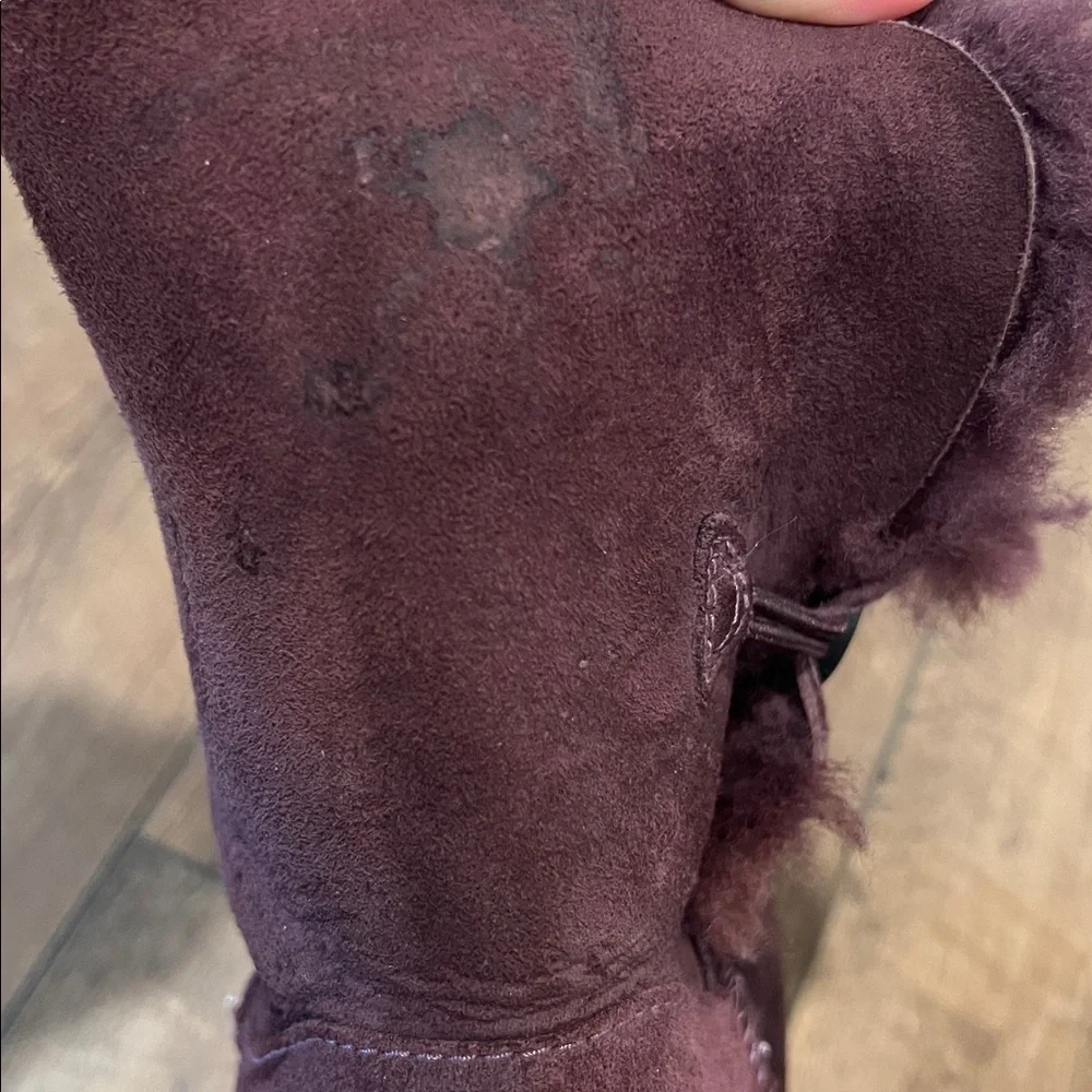 UGG Bailey Button Boots, size 8